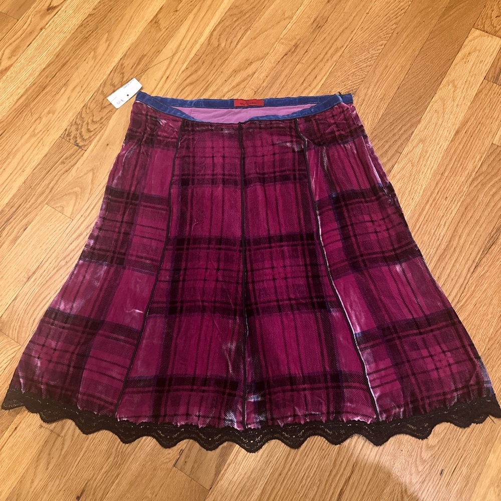 Nally & Millie Velvet midi skirt